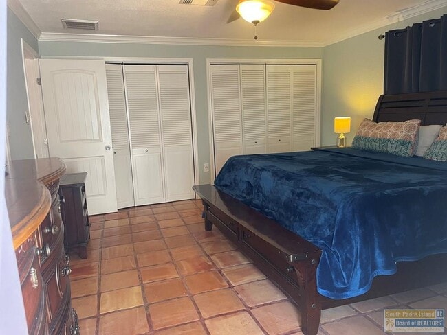 Building Photo - 921 Bass Ave