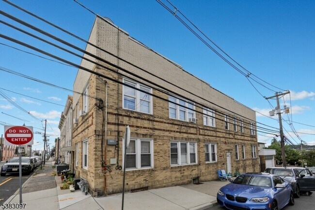 Building Photo - 217 MacArthur Ave