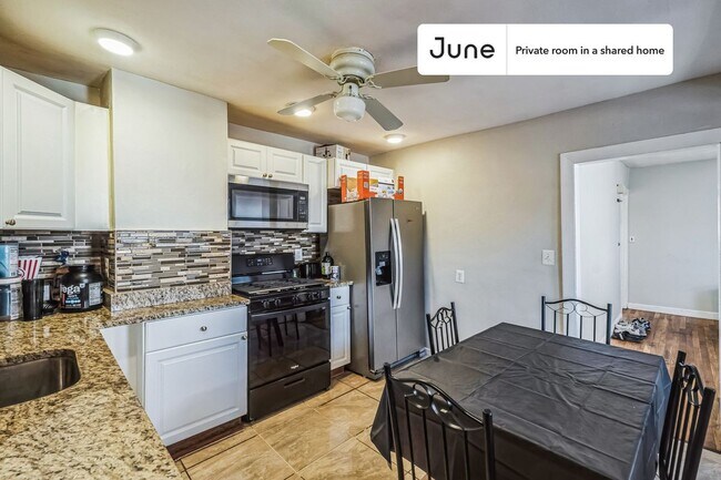 Building Photo - Room in Shared 4 bed/2 bath home