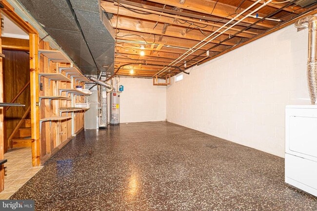 Building Photo - 6219 Groveland Rd