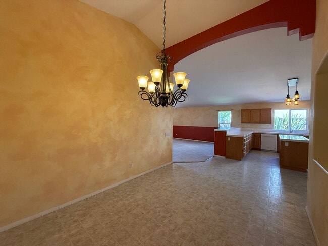 Building Photo - Spacious Single Story 4 Bedroom, 2 Bathroo...