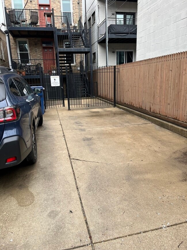 Building Photo - 1227 N Cleaver St