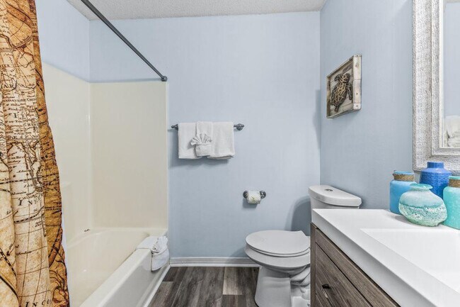 Building Photo - 1472 W Beach Blvd