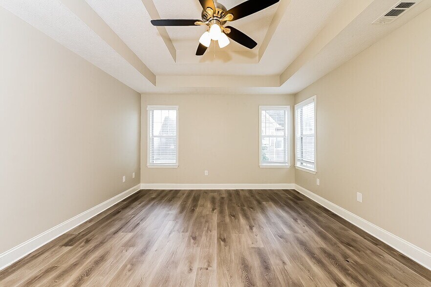 Building Photo - 7971 Clearview Cir