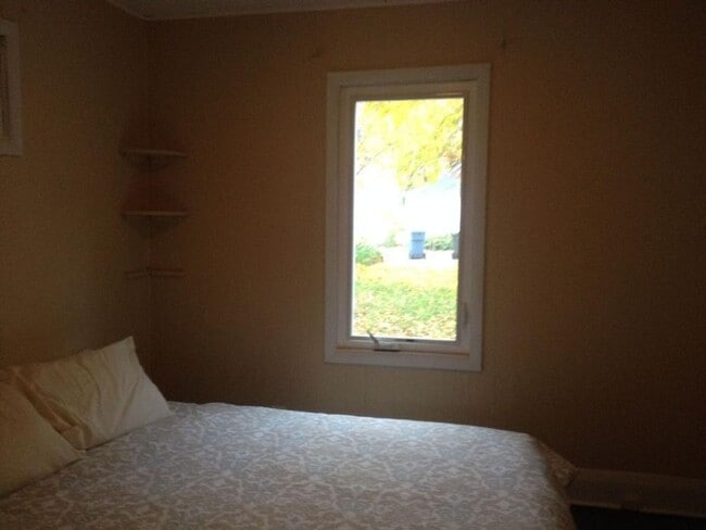 Building Photo - House for Rent