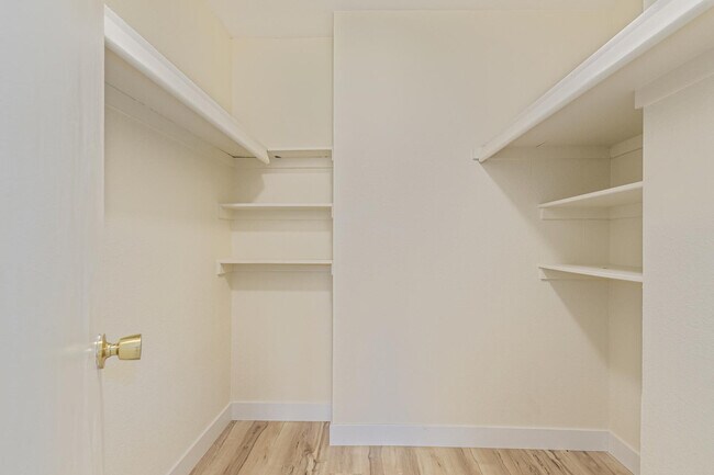 Building Photo - 5995 N 78th St