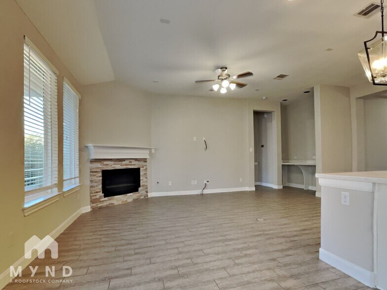 Building Photo - 24622 Windmill Canyon Ln