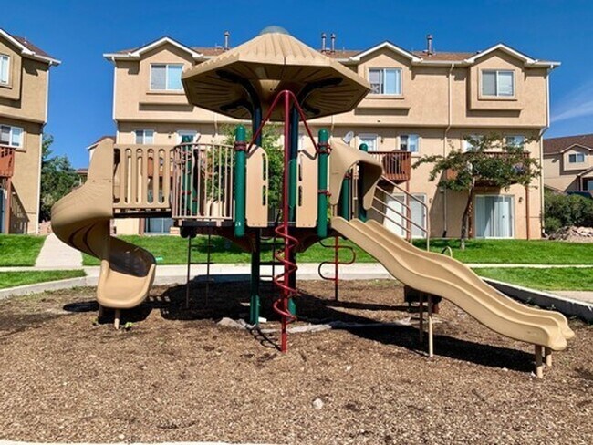 Building Photo - 7877-7895 Antelope Valley Point
