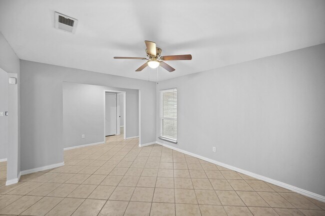 Building Photo - 6214 Gladewell Dr