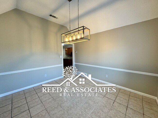 Building Photo - 3 Bedroom + Bonus in Collierville!