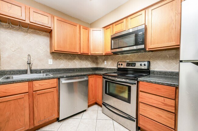 Building Photo - 8941 Gaylord Dr