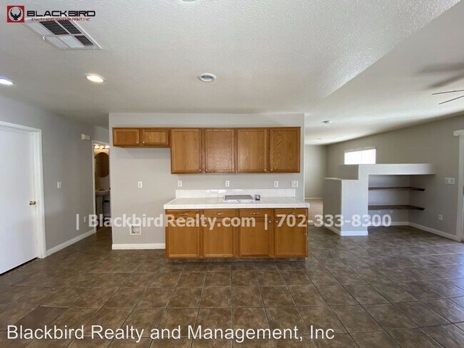 Building Photo - 8713 W Majestic Pine Ave