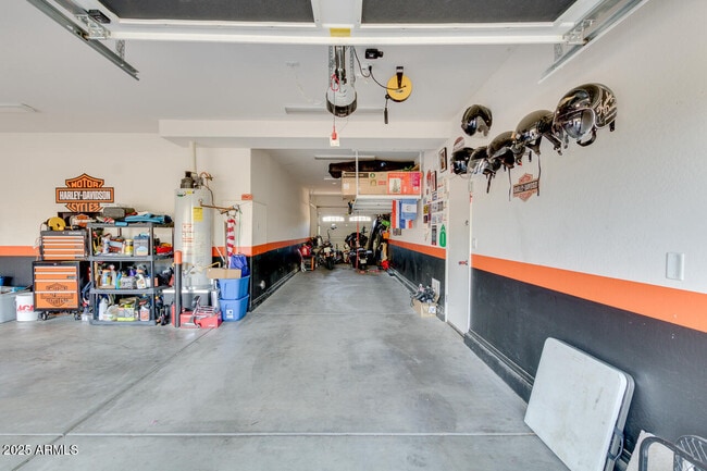 Building Photo - 18472 W Desert Ln