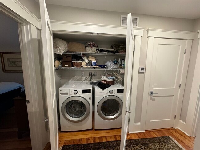 Building Photo - 32 Atherton Rd