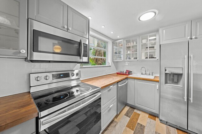 Building Photo - 1211 Pennsylvania Ave