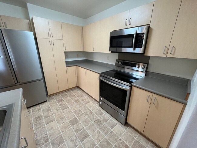 Building Photo - Havens of I'i Vistas (Mililani Mauka) - 3 bedroom, 2 bathroom, AC, 2 parking, upstairs corner unit