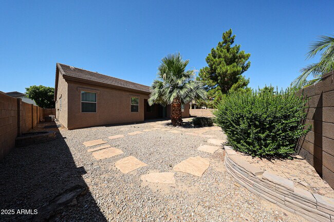 Building Photo - 3454 E Sparrow Pl