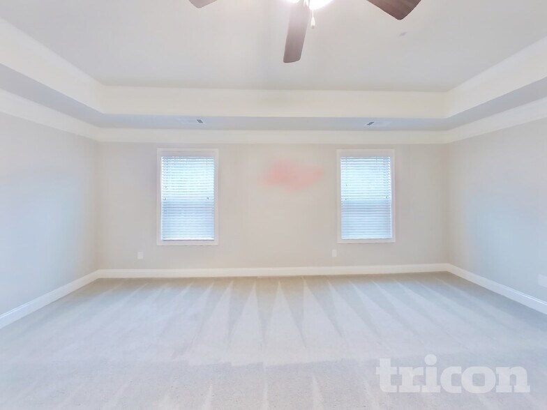 Building Photo - 805 Crescent Way