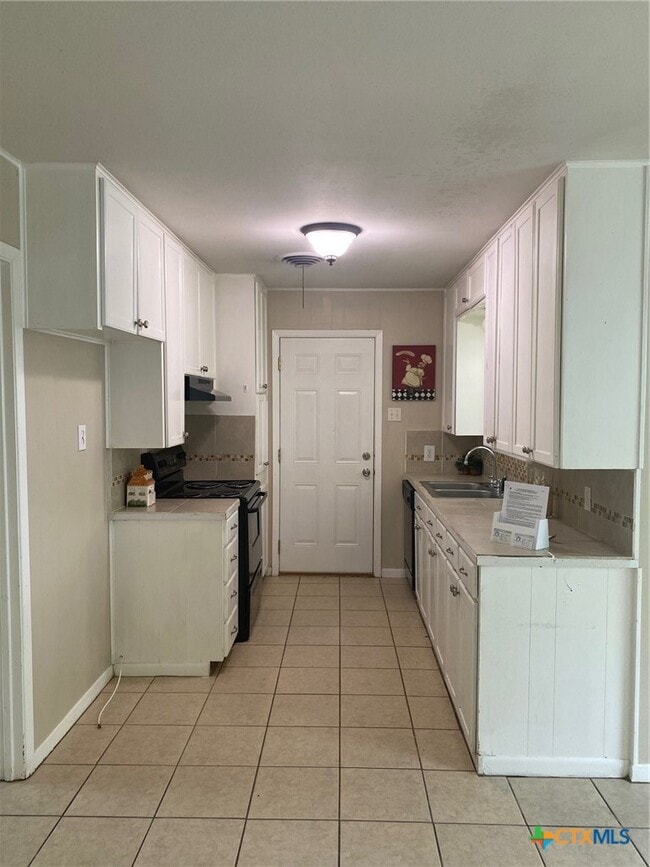 Building Photo - 3801 Lancelot Ln