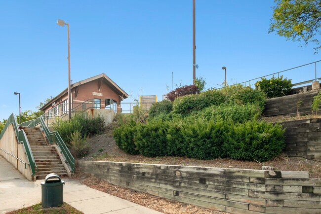 Building Photo - 7121 W 110th St
