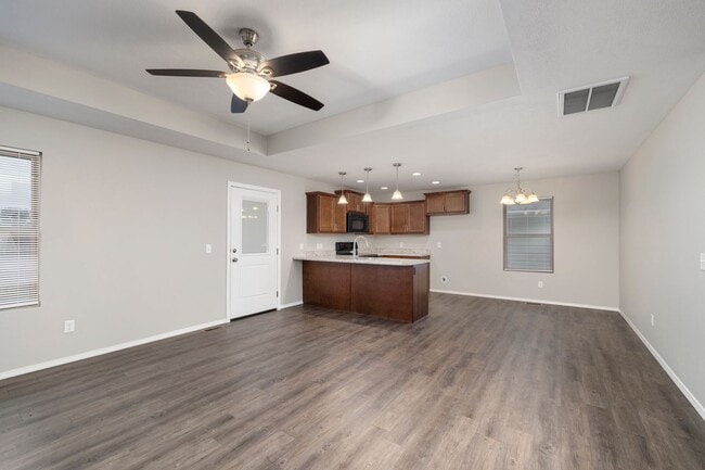 Building Photo - 3 bedroom home - Willard School District