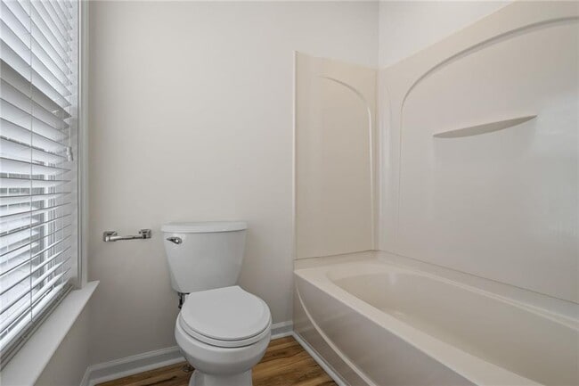 Building Photo - 3910 Dalwood Dr