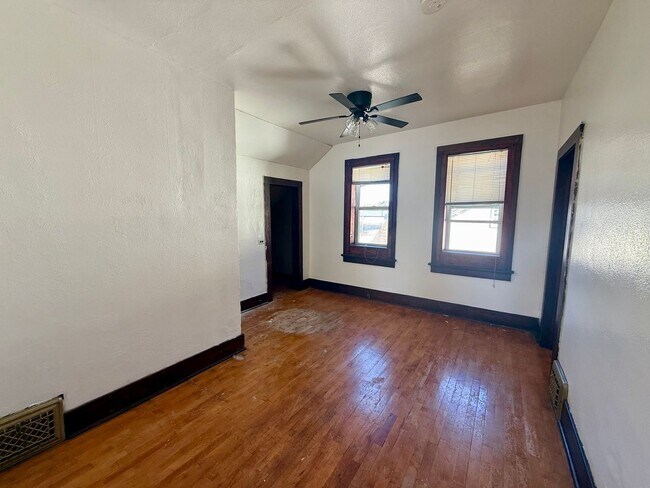 Building Photo - 1017 S 3rd Ave