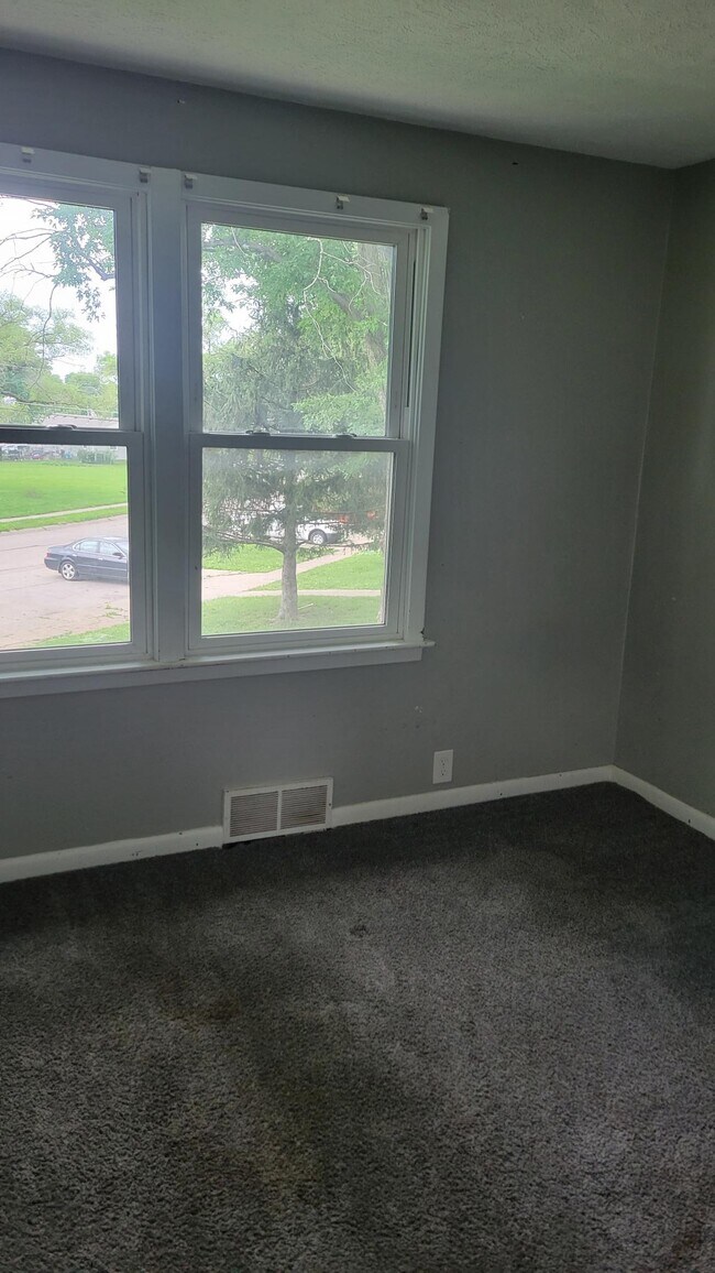 Building Photo - 4129 Valley St