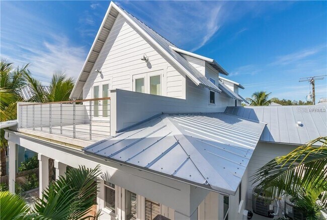 Building Photo - 580 Broadway St