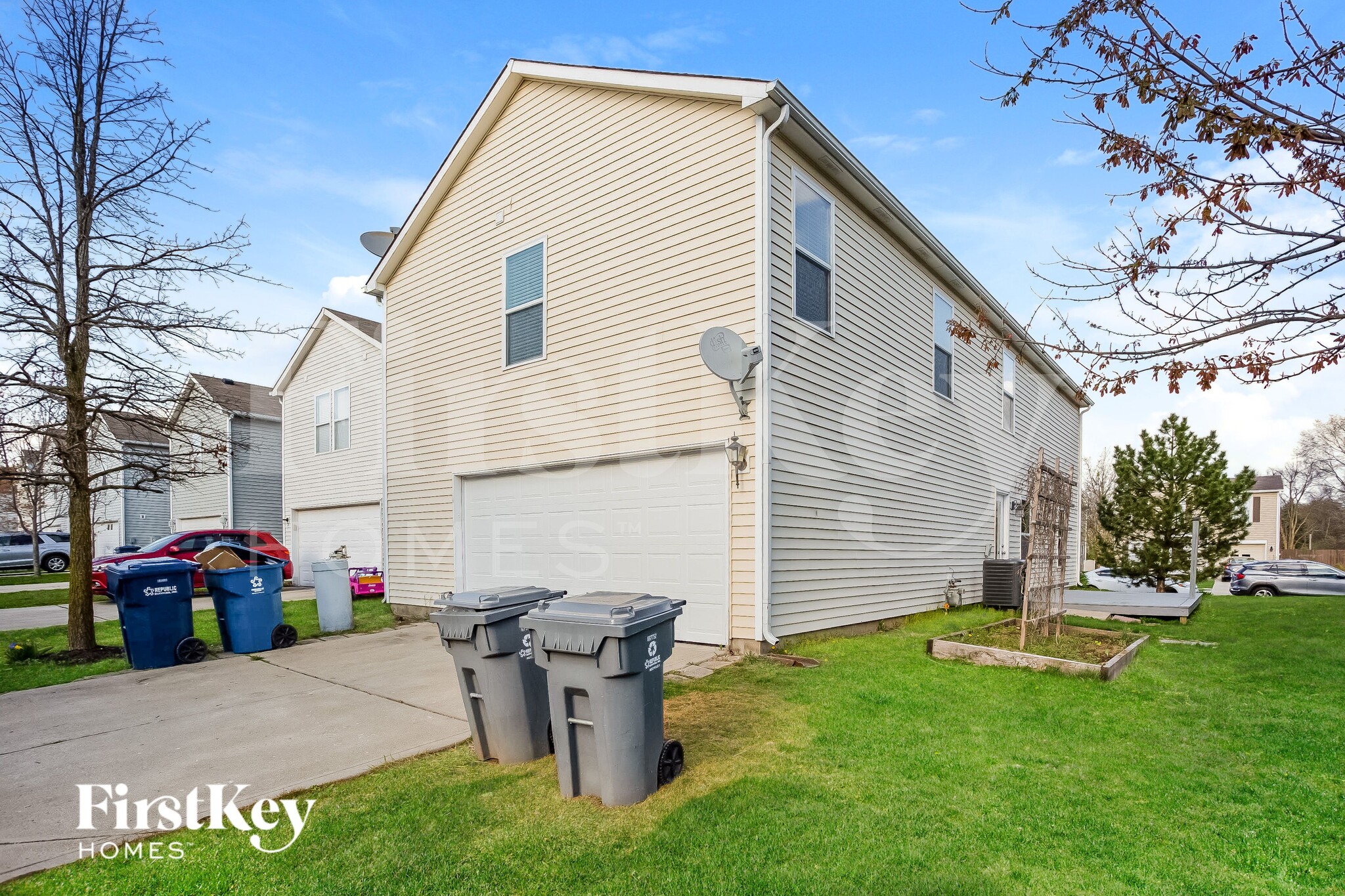 Building Photo - 15393 Border Dr