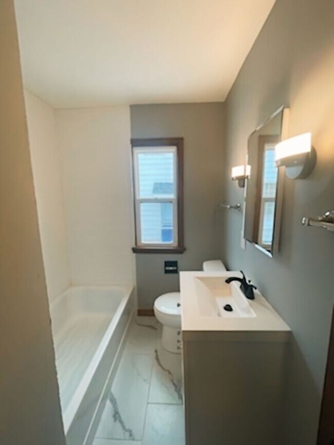 Building Photo - Charming 3-Bedroom Home with Large Yard – $1,540/month!