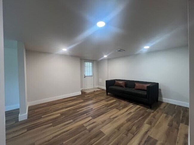 Building Photo - $2,600 | 3 Bedroom, 2 Bathroom House | Dog Friendly* | Available for an August 1st, 2026 Move In!