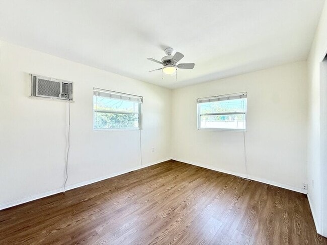 Building Photo - 14218 Sharon Dr