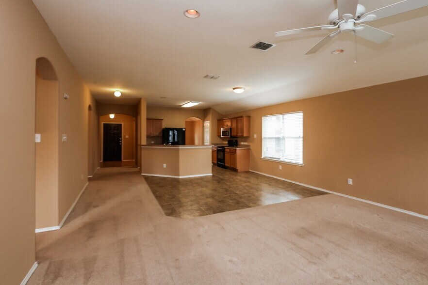 Building Photo - 1709 Heron Dr