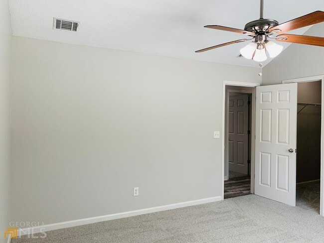 Building Photo - 221 Southwind Ln