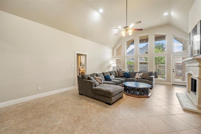 Building Photo - 27930 Colonial Point Dr