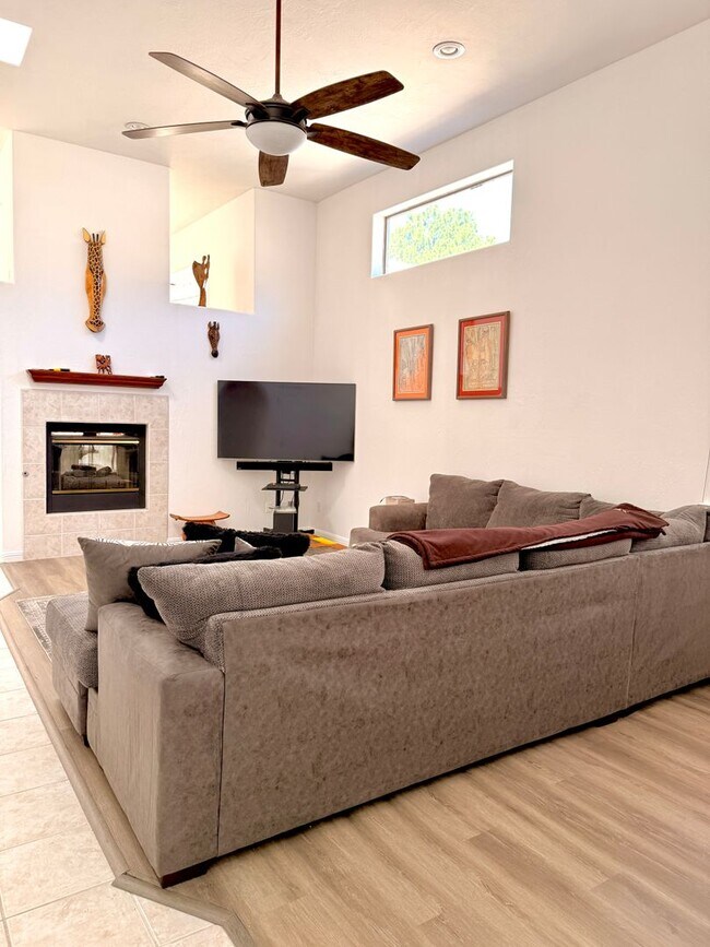 Building Photo - NE HEIGHTS