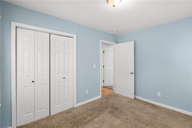 Building Photo - 2931 Diana Dr SW