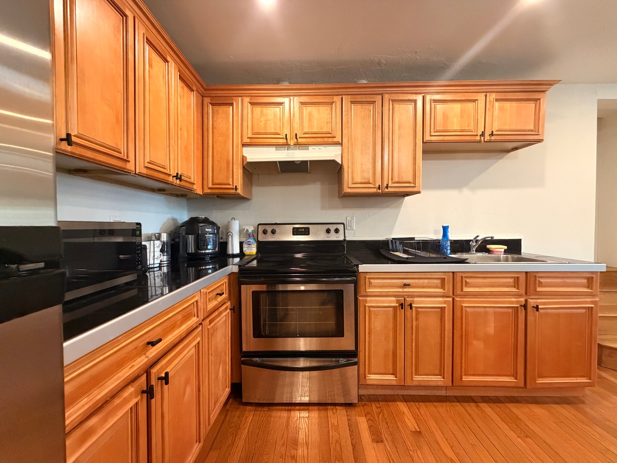 Building Photo - 532 East St