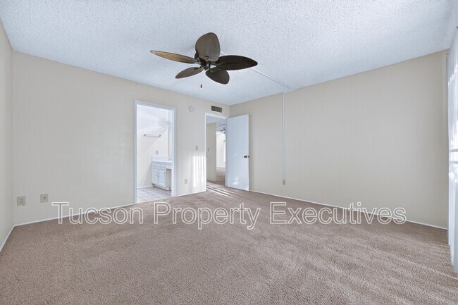 Building Photo - 510 W Cll Lago