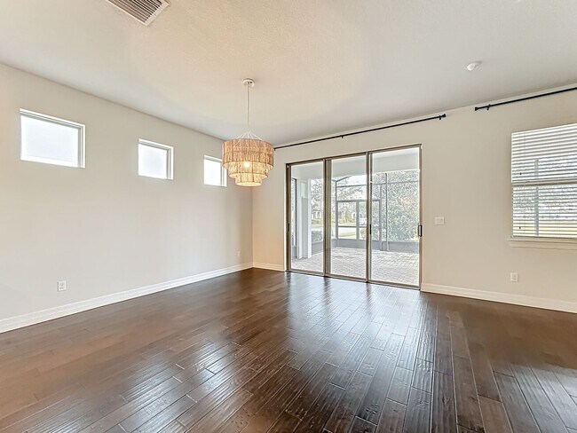 Building Photo - Executive Home with 5 bedrooms / four 1/2 ...