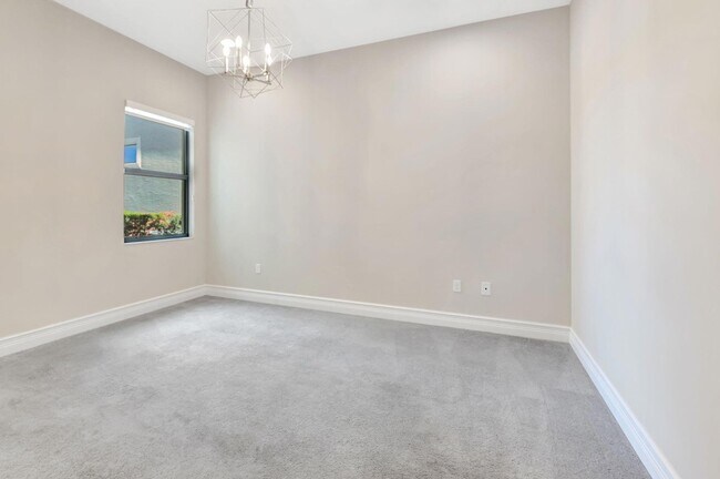 Building Photo - 16317 Cabernet Dr