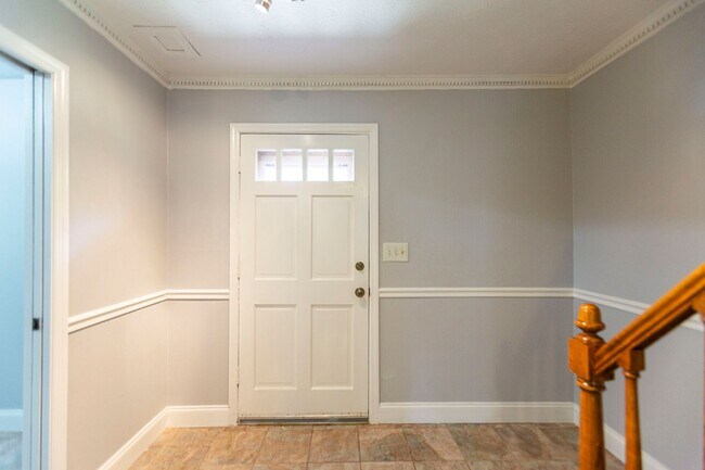 Building Photo - 2bd Townhome in the Heart of Tucker