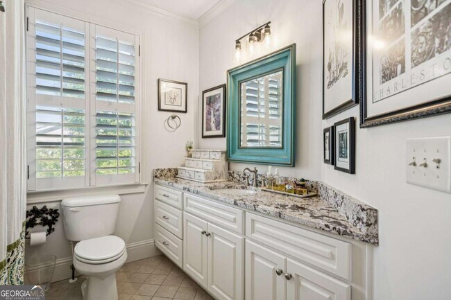 Building Photo - 9026 Riverbend Manor