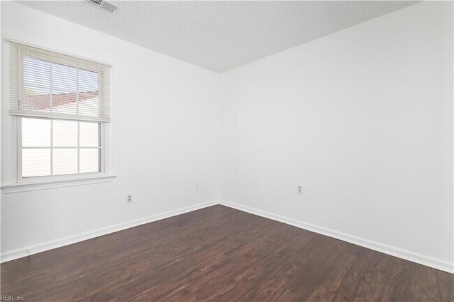 Building Photo - 908 Vincent Ct