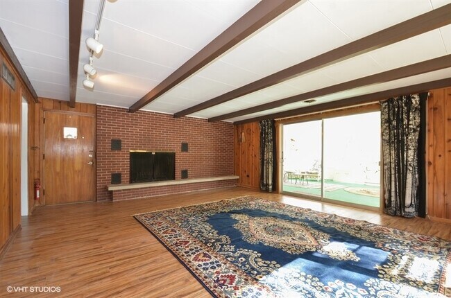 Building Photo - 23379 Forest Ct