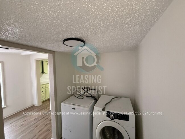 Building Photo - Charming South East OKC Home AVAILABLE FOR IMMEDIATE MOVE IN!
