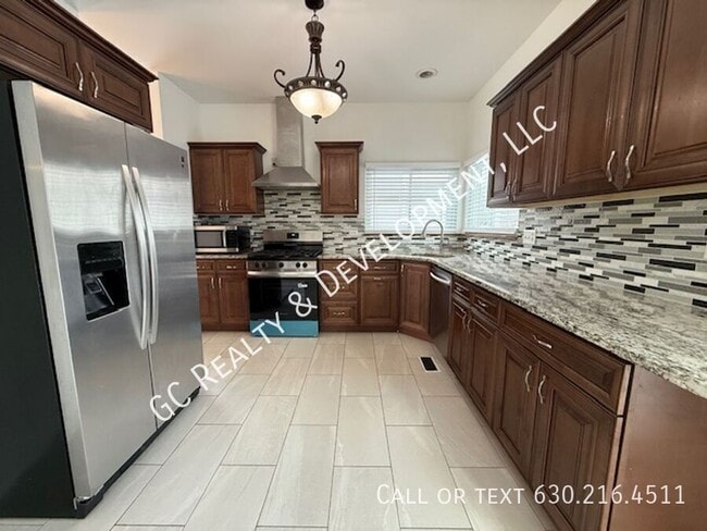 Building Photo - 885 Chelsea Ct