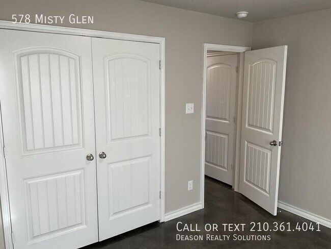 Building Photo - 578 Mistyglen Dr