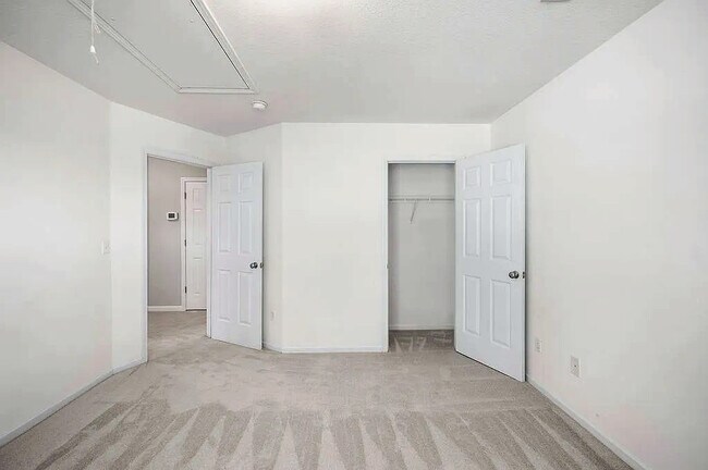 Building Photo - 211 Night Heron Dr